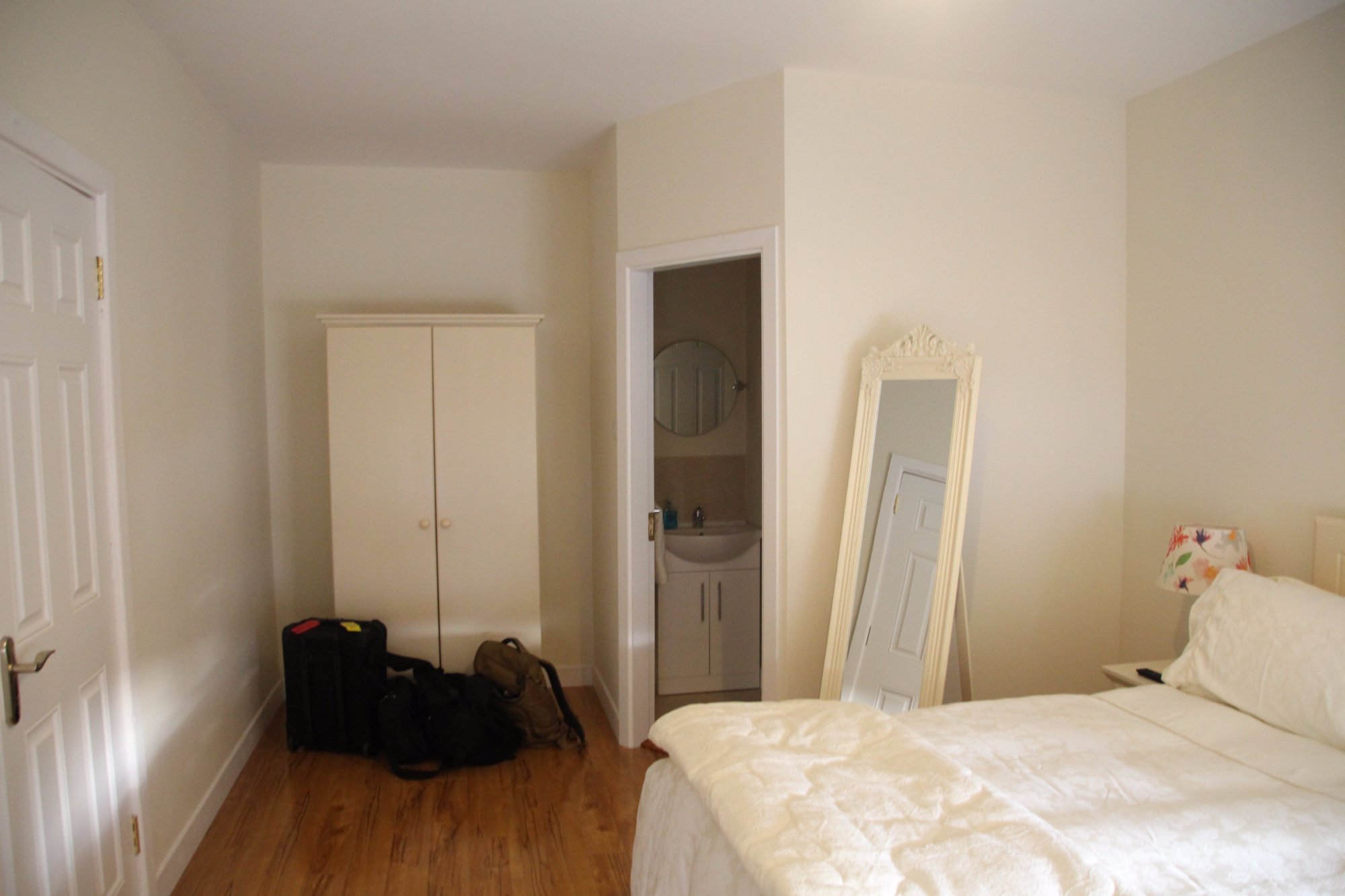 The Vee B&B-官方