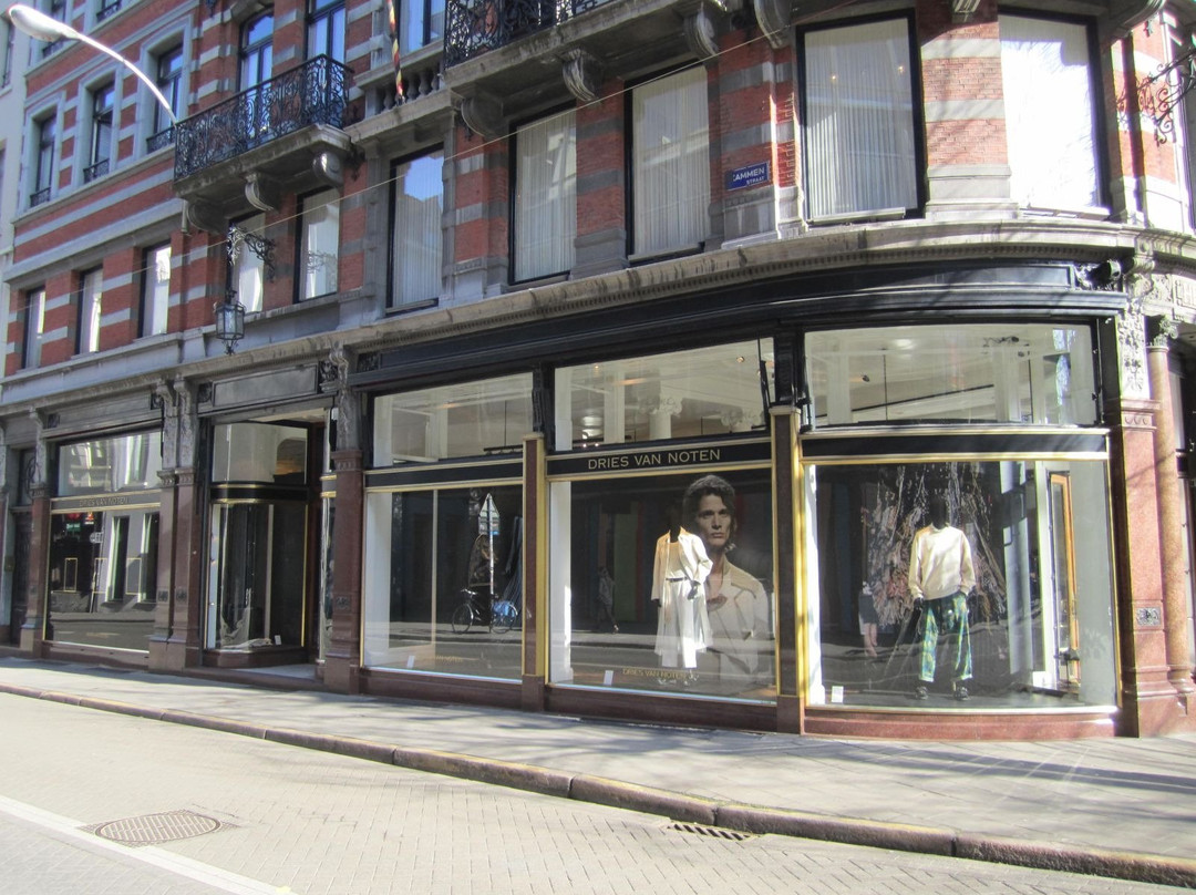 Dries Van Noten - Het Modepaleis-安特卫普必去景点