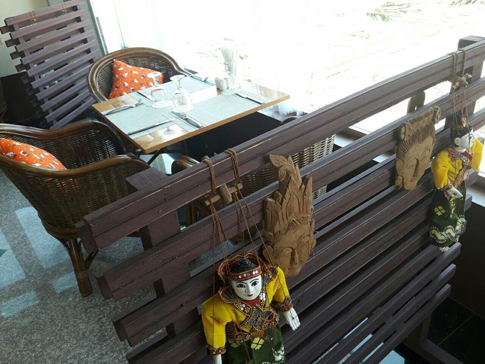 Autumn Cafe & Bar