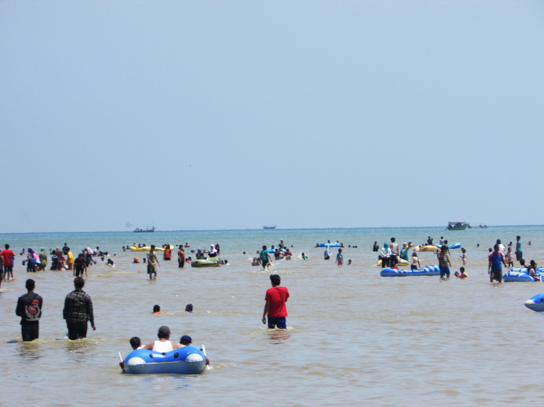 Kejawanan Beach-井里汶必去景点