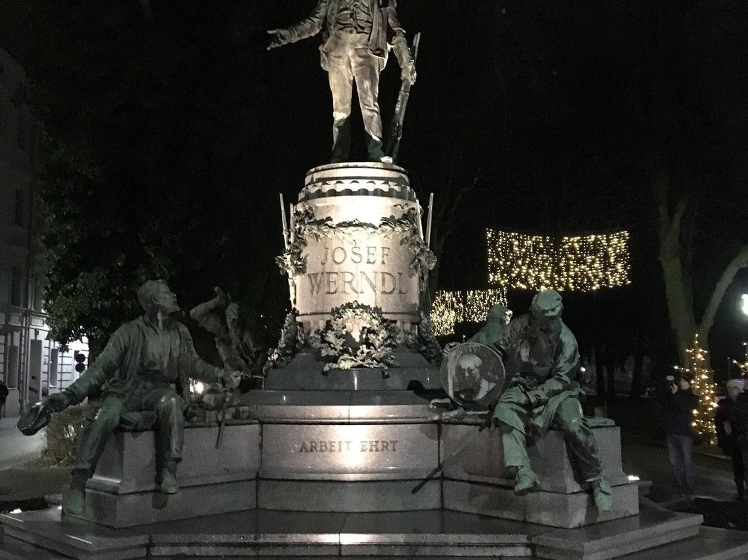 Josef Werndl Denkmal-施泰尔必去景点