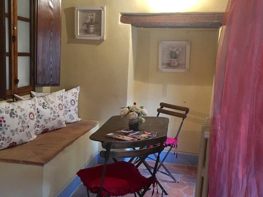 拉西塔爱迪尔套房酒店主图