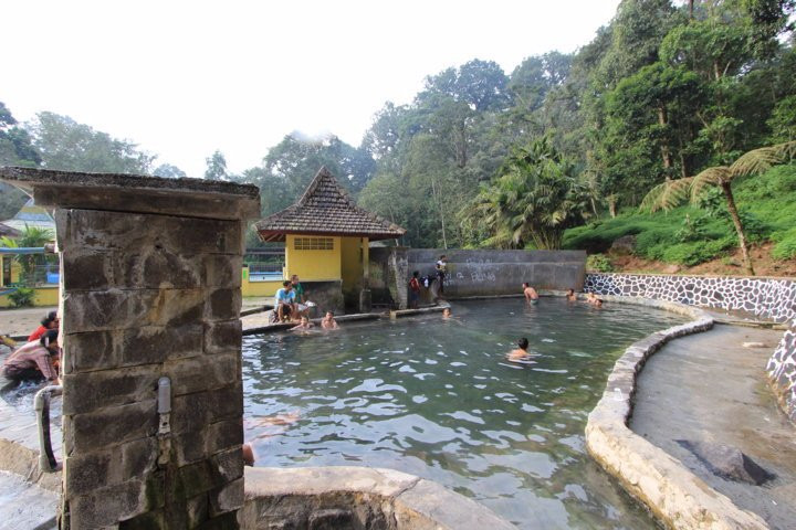 Cangar Pacet Hot Springs景点图片