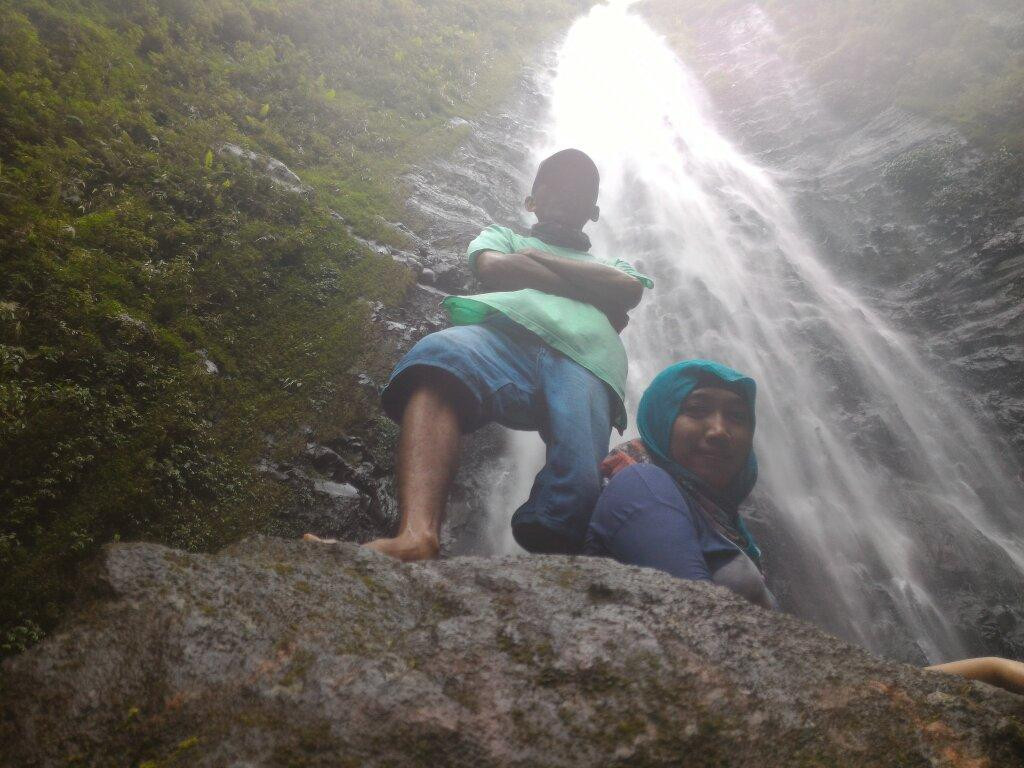 Tancak Waterfalls景点图片