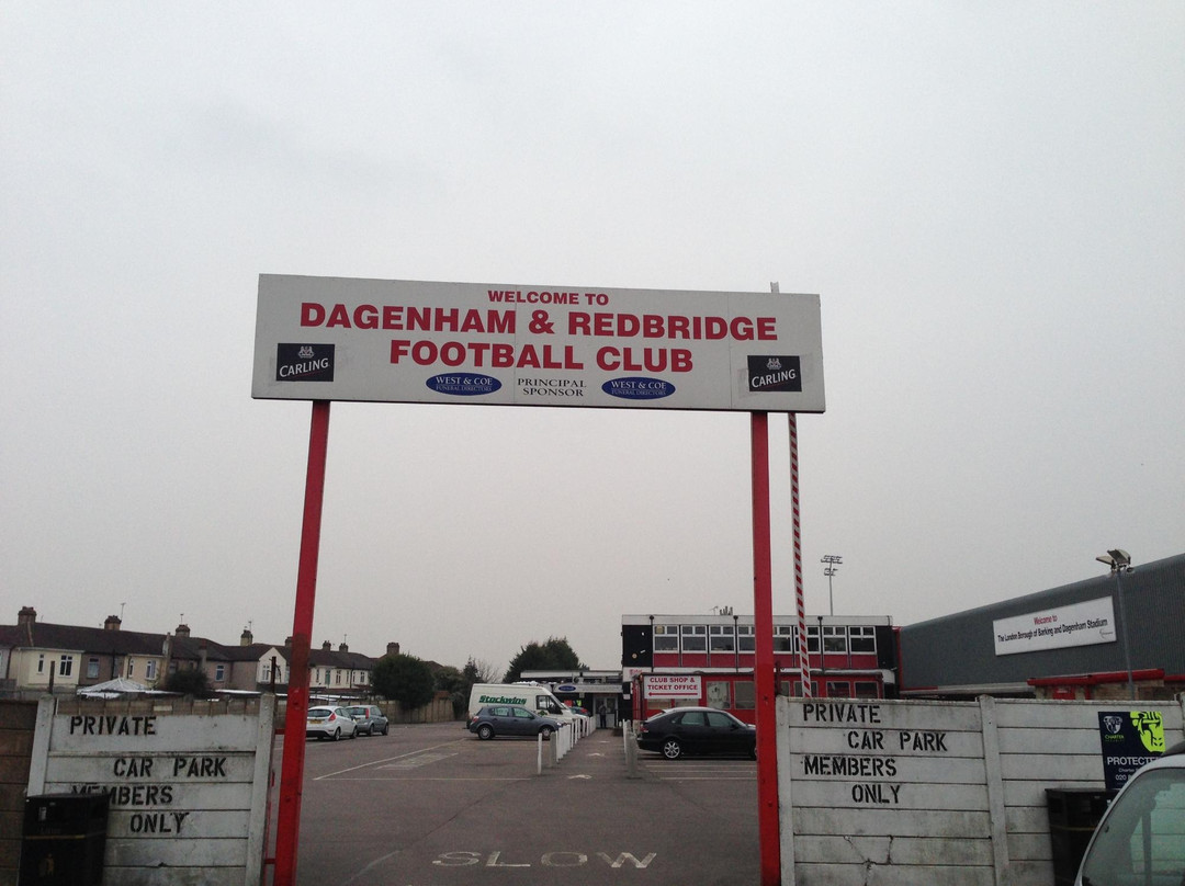 Dagenham & Redbridge Football Club Arena景点图片