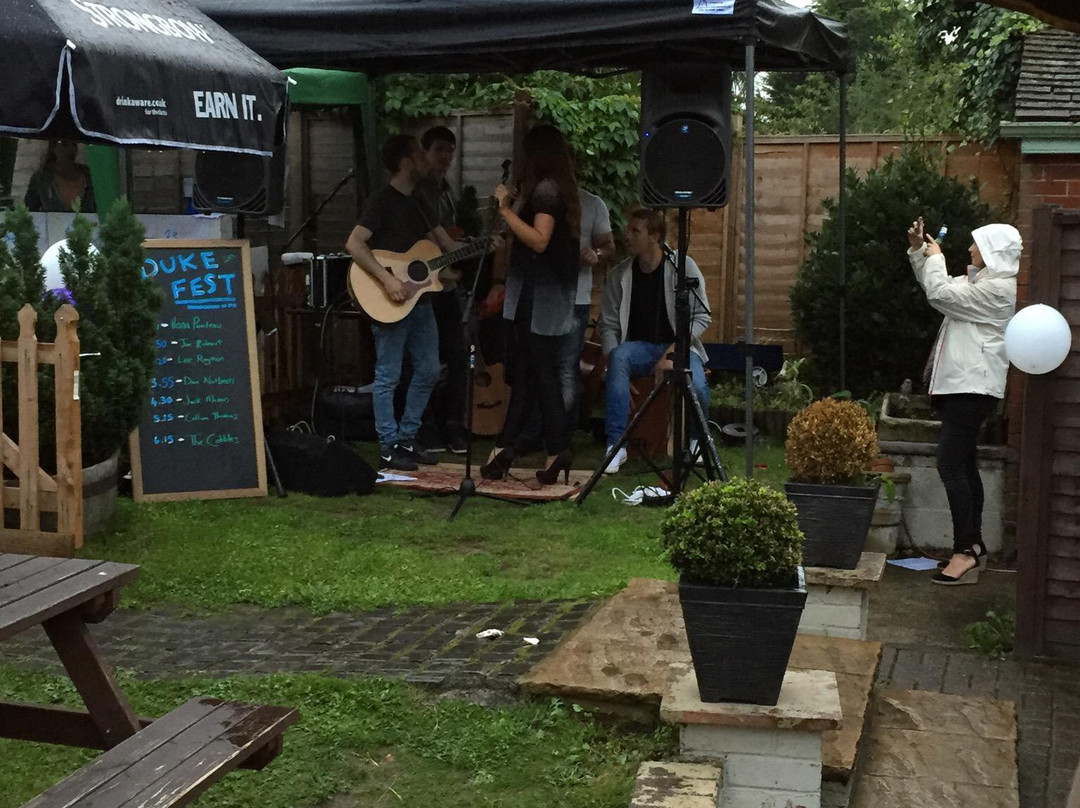 Runfold旅游景点-Duke of York