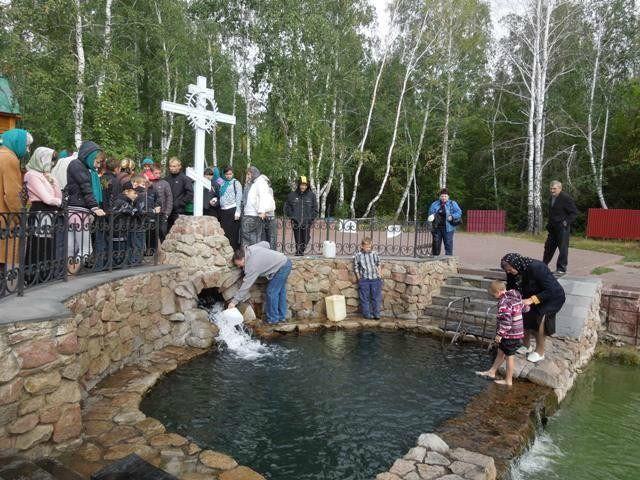 Achairsky Holy Cross Monastery景点图片