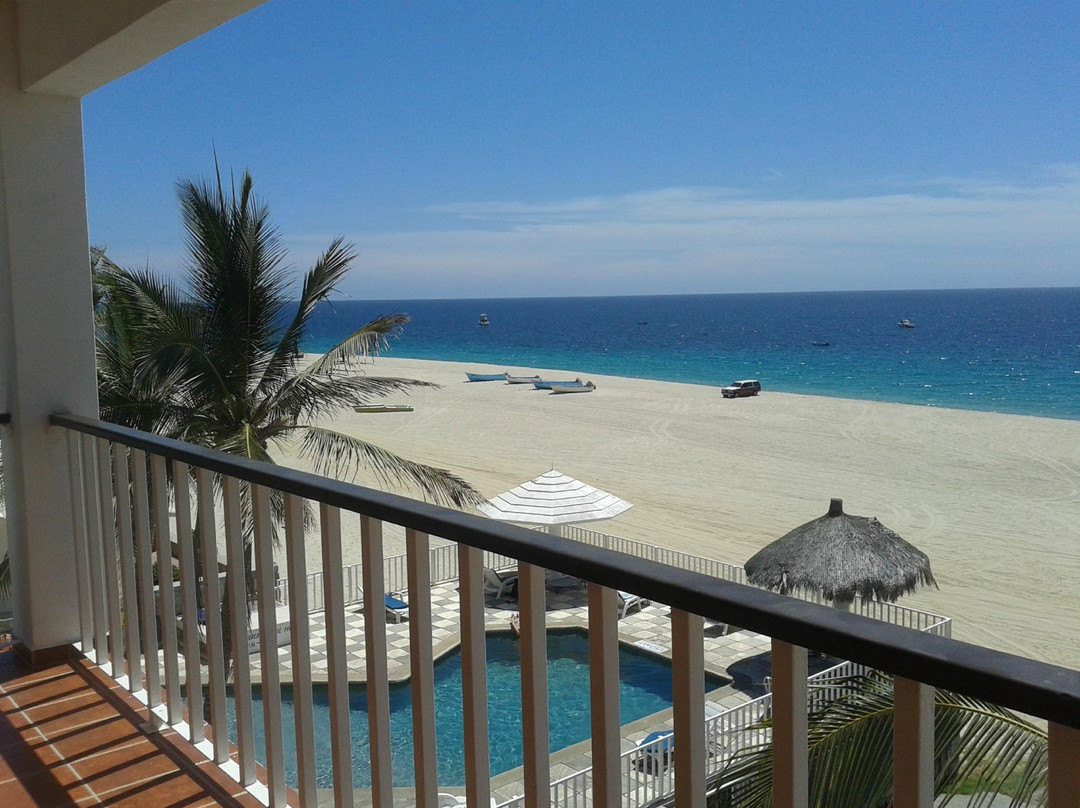 Martin Verdugo's Beach Resort主图