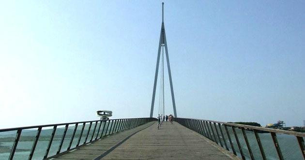 Anaklia-Ganmukhuri Pedestrian Bridge-Anaklia必去景点