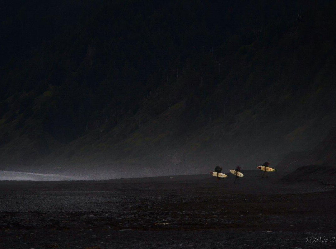 Black Sands Beach景点图片