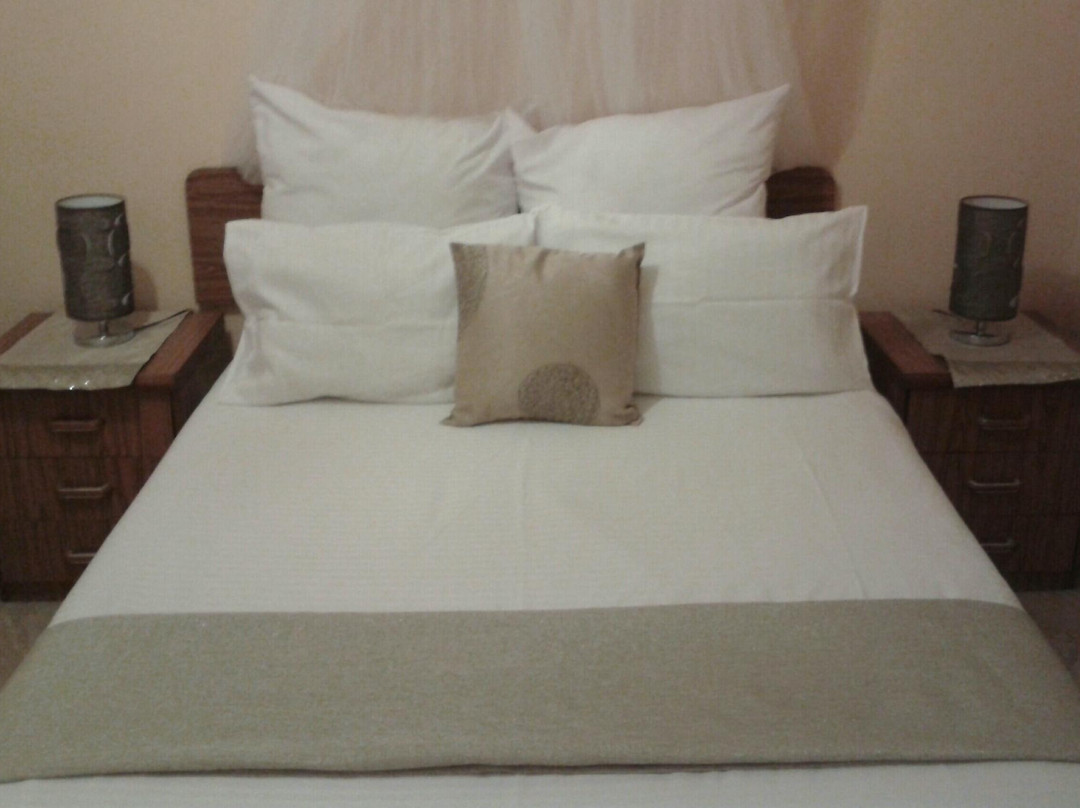 Ayana Guest House, Cafe & Bar主图