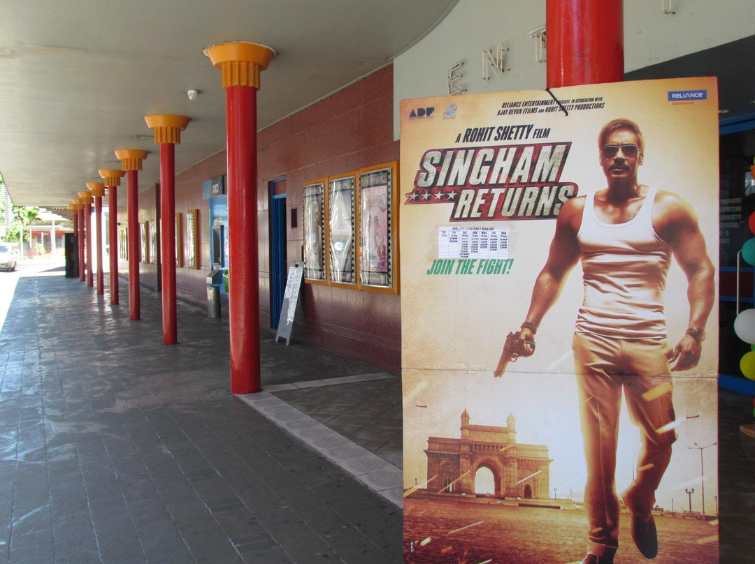 Village 6 Cinemas-苏瓦必去景点