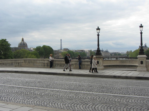 新桥-巴黎必去景点