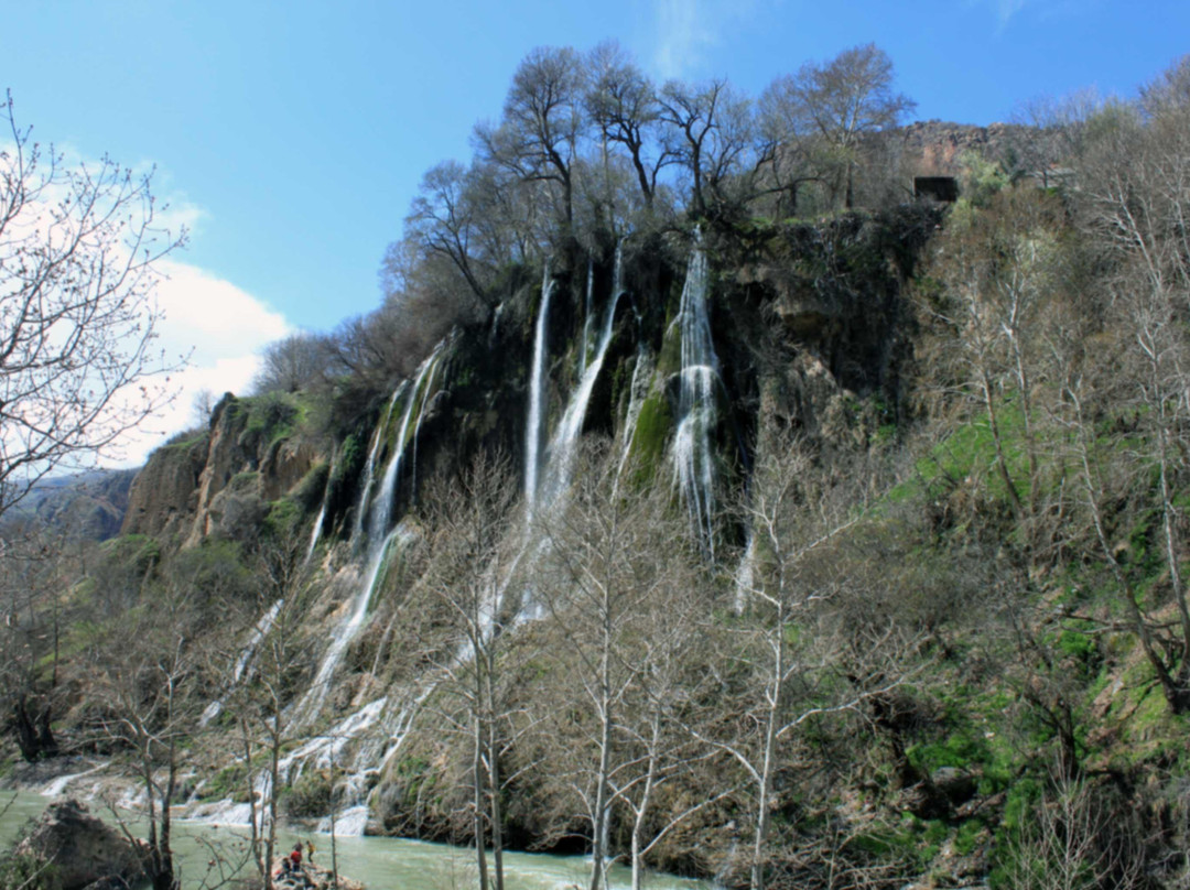 Bisheh Waterfall景点图片