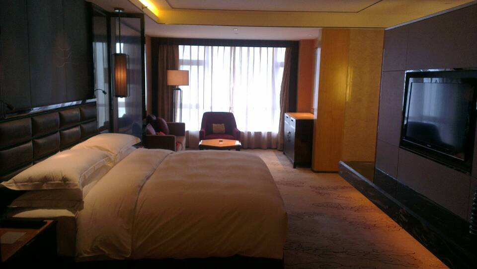 中山利和希尔顿酒店主图