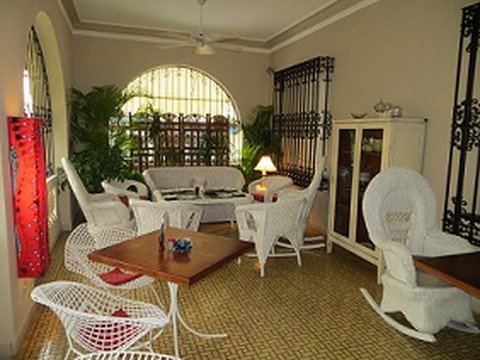 San Jose de Las Lajas餐馆和美食-Bikos en 19  y 12