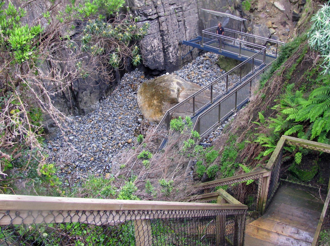 Remarkable Cave-亚瑟港必去景点