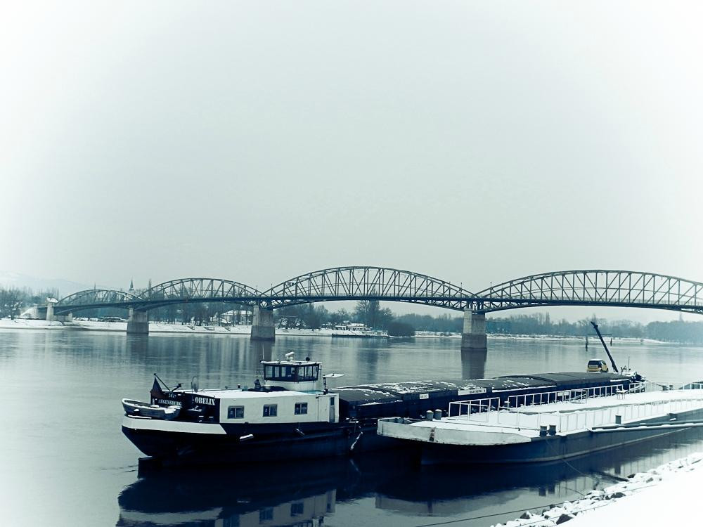 Mária Valéria Bridge景点图片