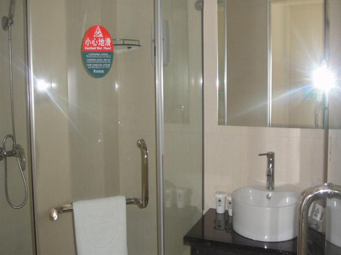 格林豪泰智选酒店(上海国家会展中心嘉怡路地铁站店)主图