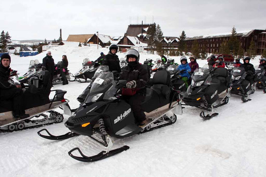 Yellowstone Adventures-西黄石镇必去景点