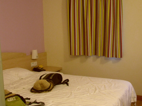 7天西安长缨路胡家庙地铁站店主图