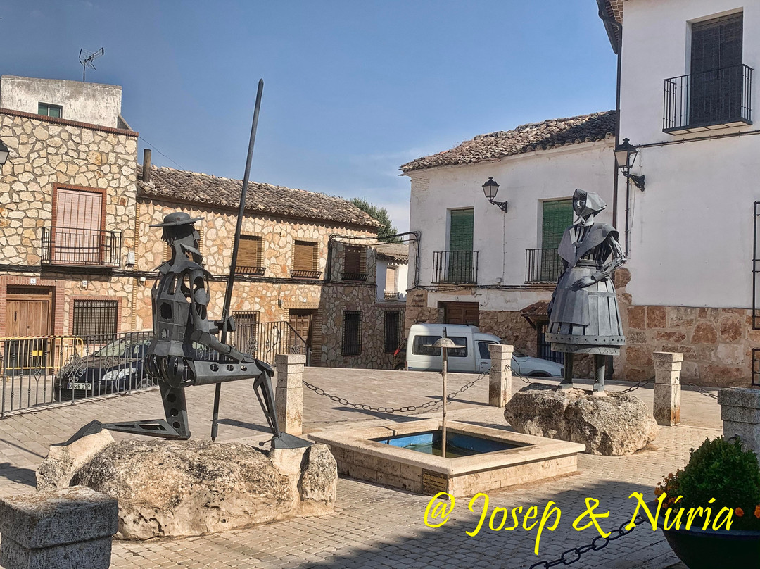 Monumento A Don Quijote Y Dulcinea景点图片