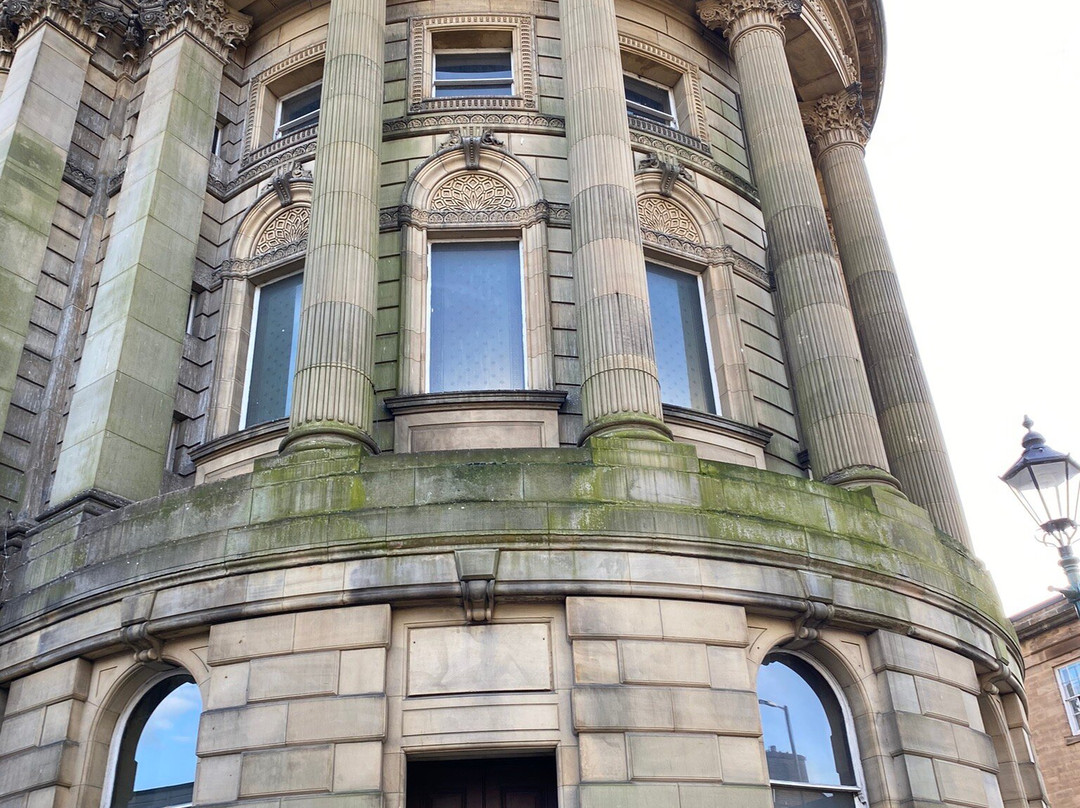 Todmorden Town Hall景点图片