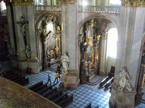 圣尼古拉教堂(Chram svateho Mikulase)-布拉格必去景点