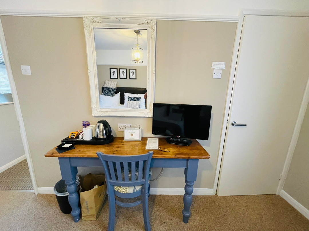 Oak Tree Lodge Gatwick Bed & Breakfast主图