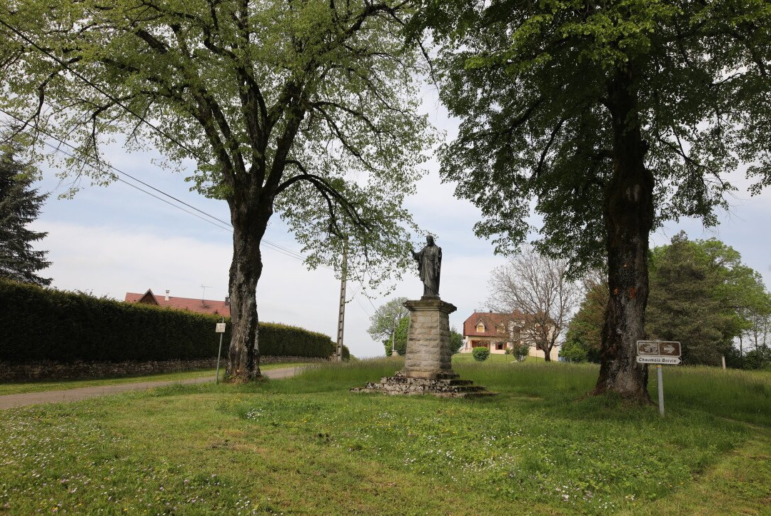 Statue Sacré-Cœur de Jésus à La Marre-La Marre必去景点