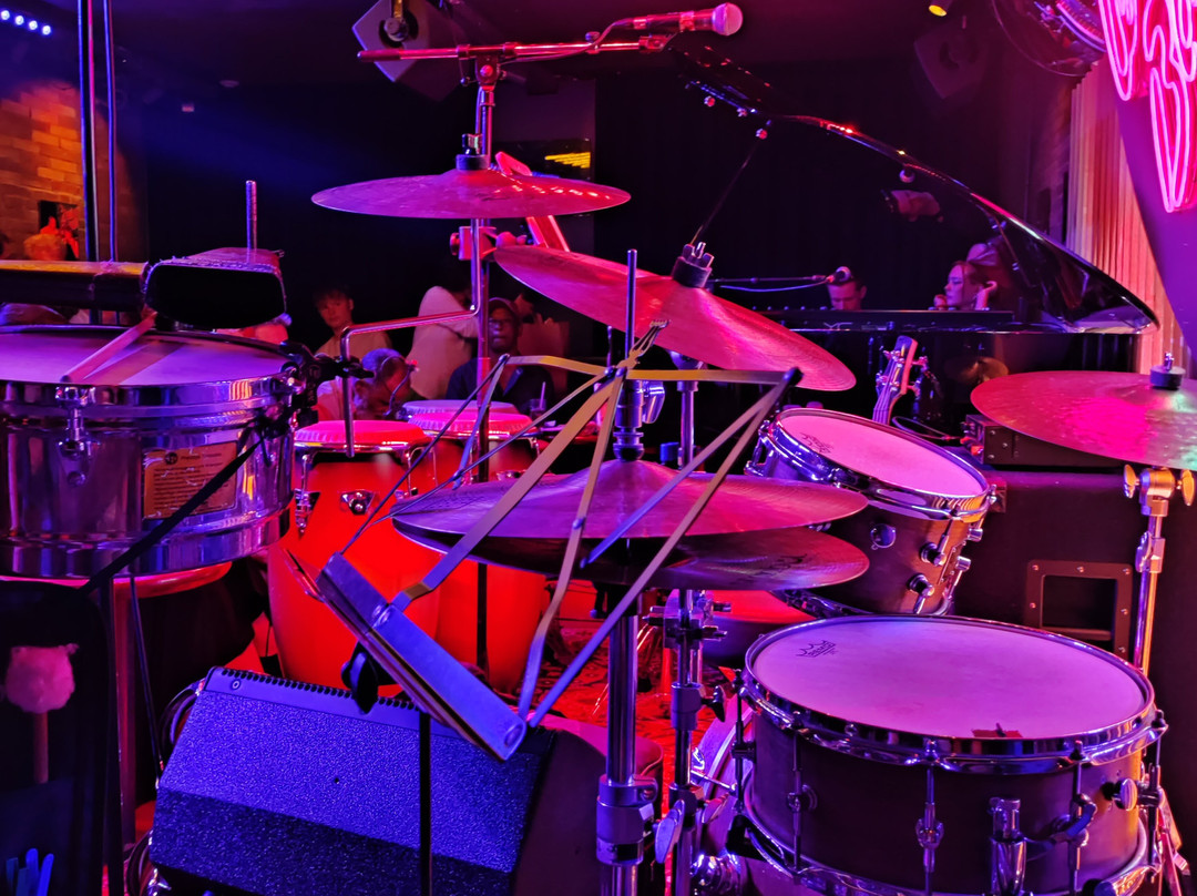 Le Baiser Sale酒吧-巴黎必去景点