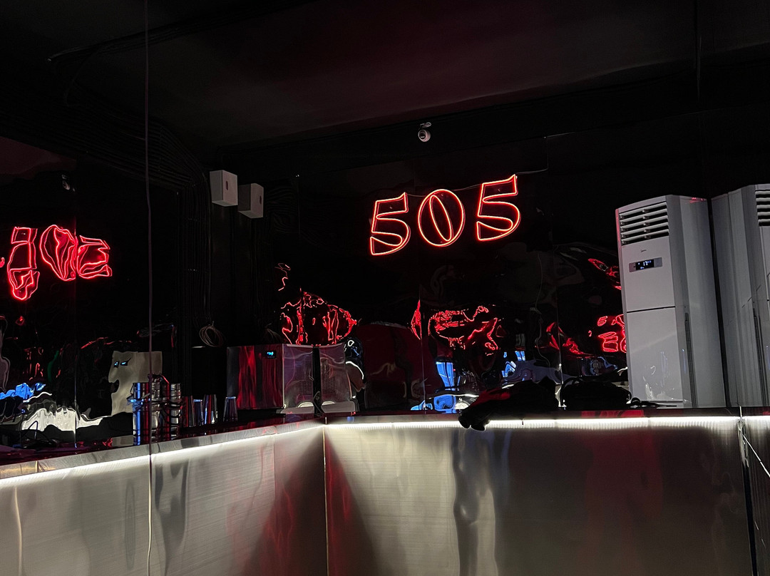 505 El Club