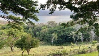 Lake Arenal Hotel & Brewery主图