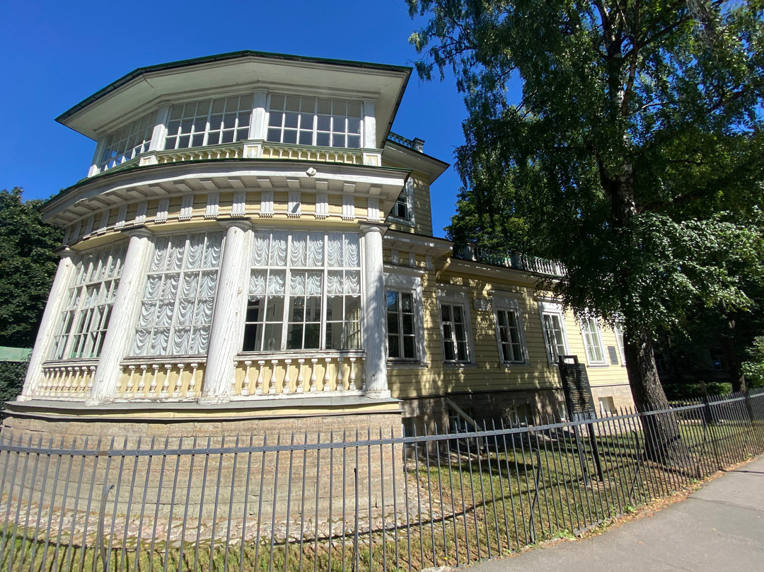 Pushkin Memorial Dacha Museum景点图片