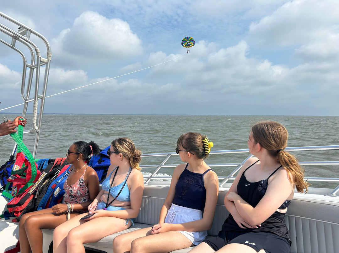 Beach Haven Parasail景点图片