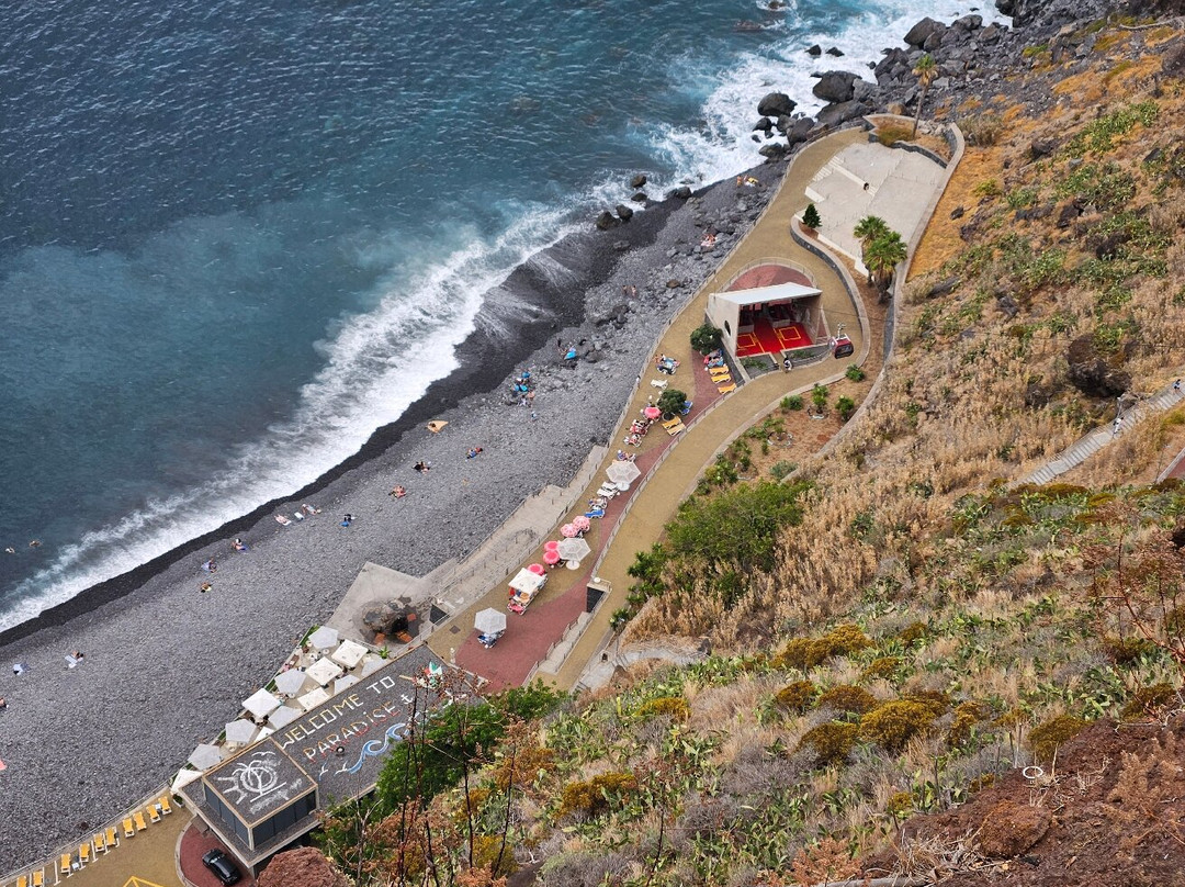 Praia de Garajau景点图片