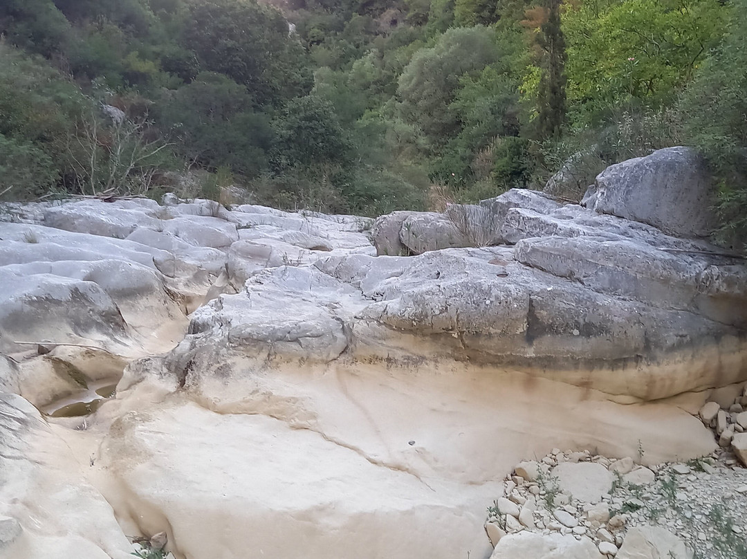 Forgotten Aqueduct-Pilos必去景点
