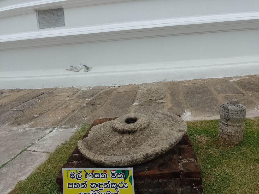 Tissamaharama Raja Maha Vihara-蒂瑟默哈拉默必去景点