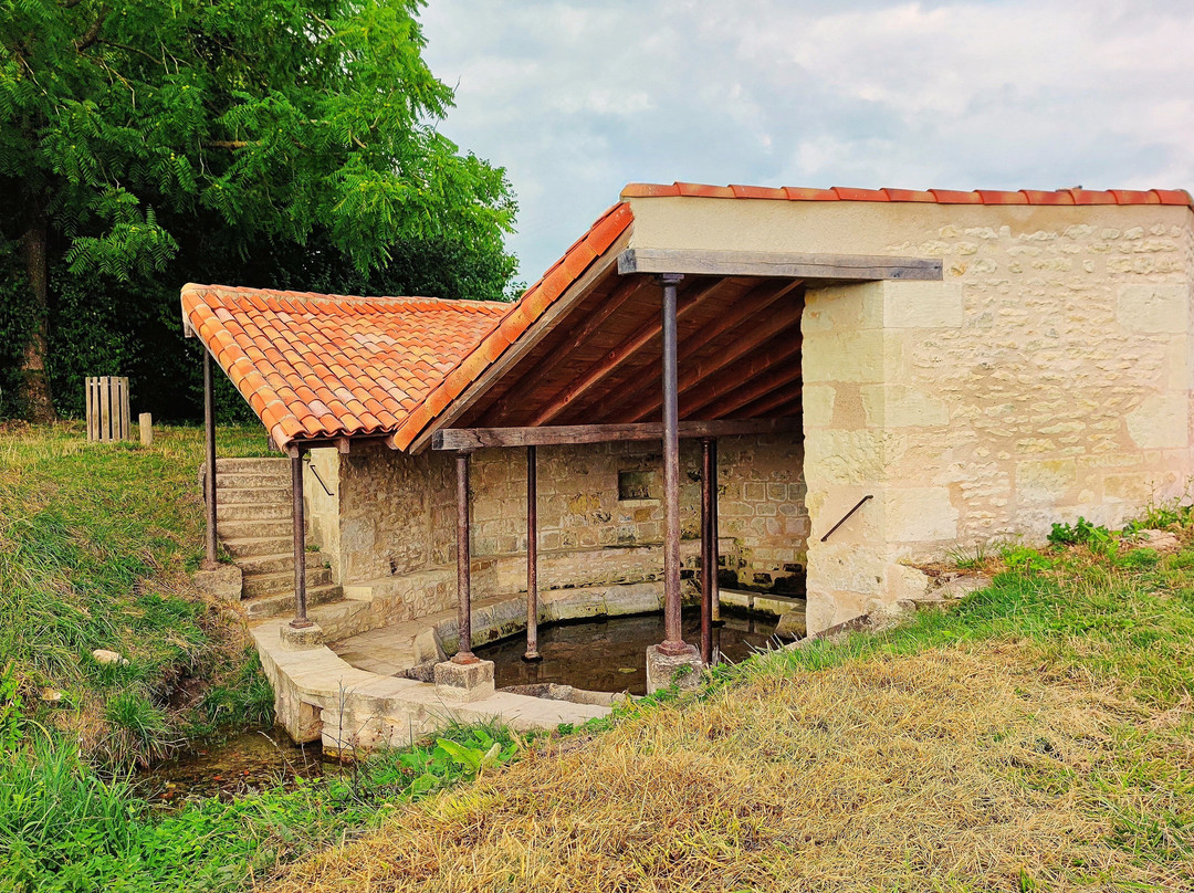 La Fontaine Aux Femmes景点图片