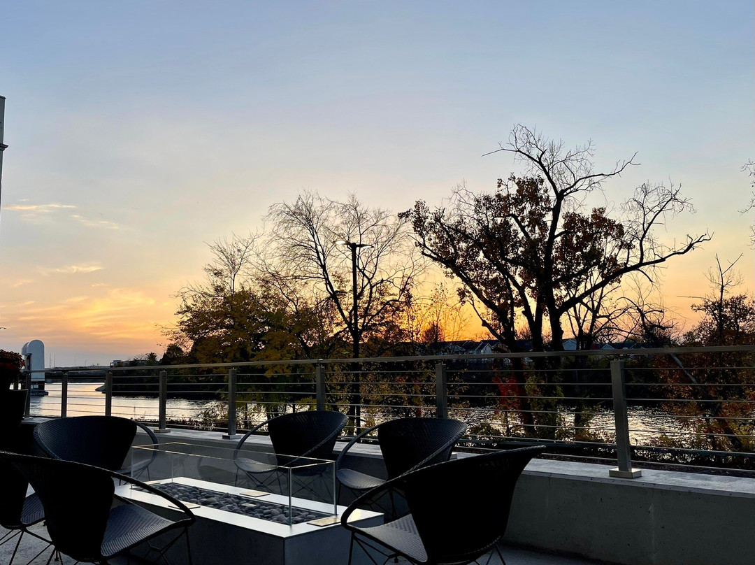 Courtyard Troy主图