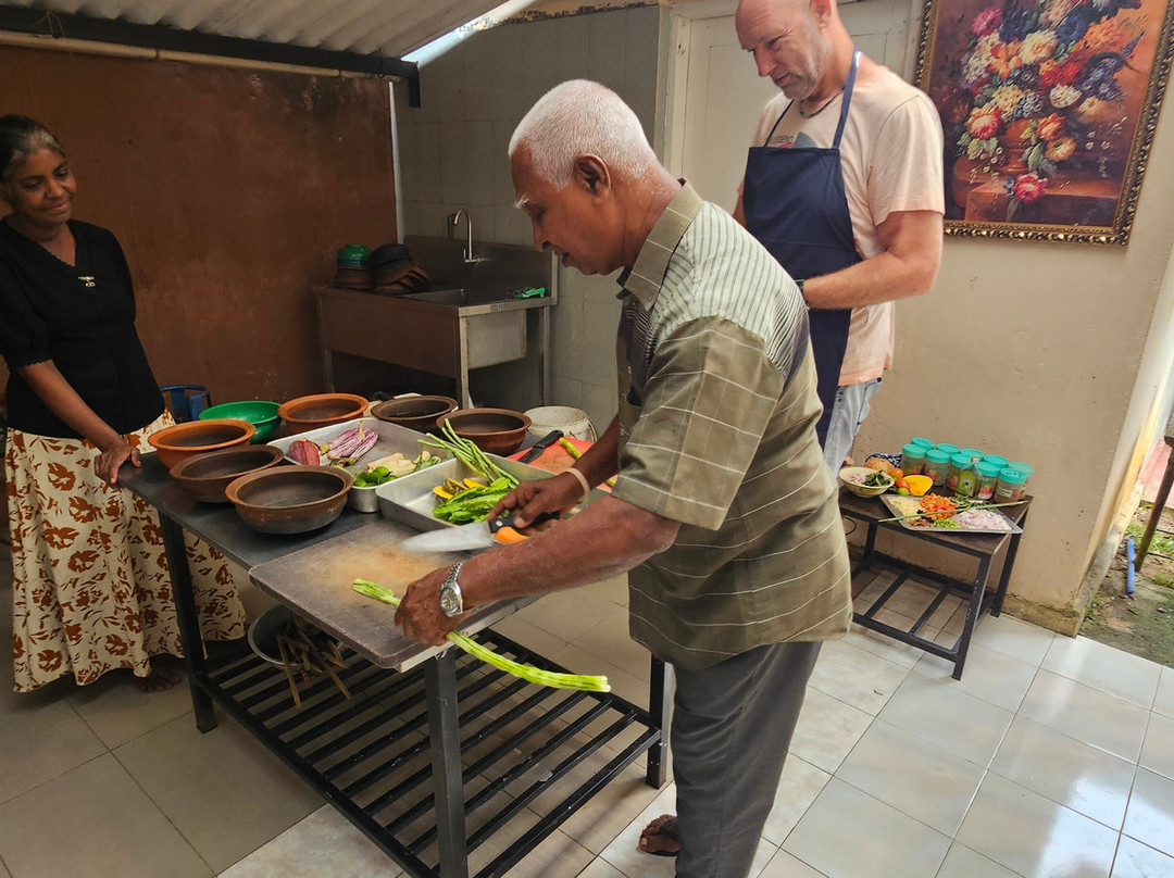 The Authentic Cooking & Demonstration-加勒必去景点
