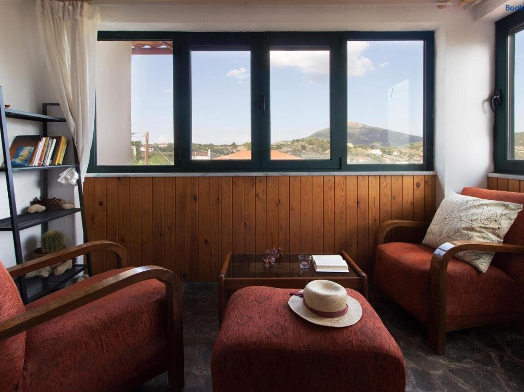 Mavilia Traditional Hillside Home