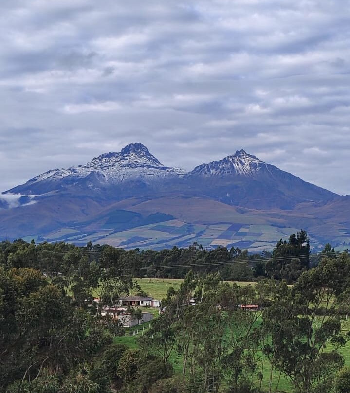 WomanTravelEc-基多必去景点