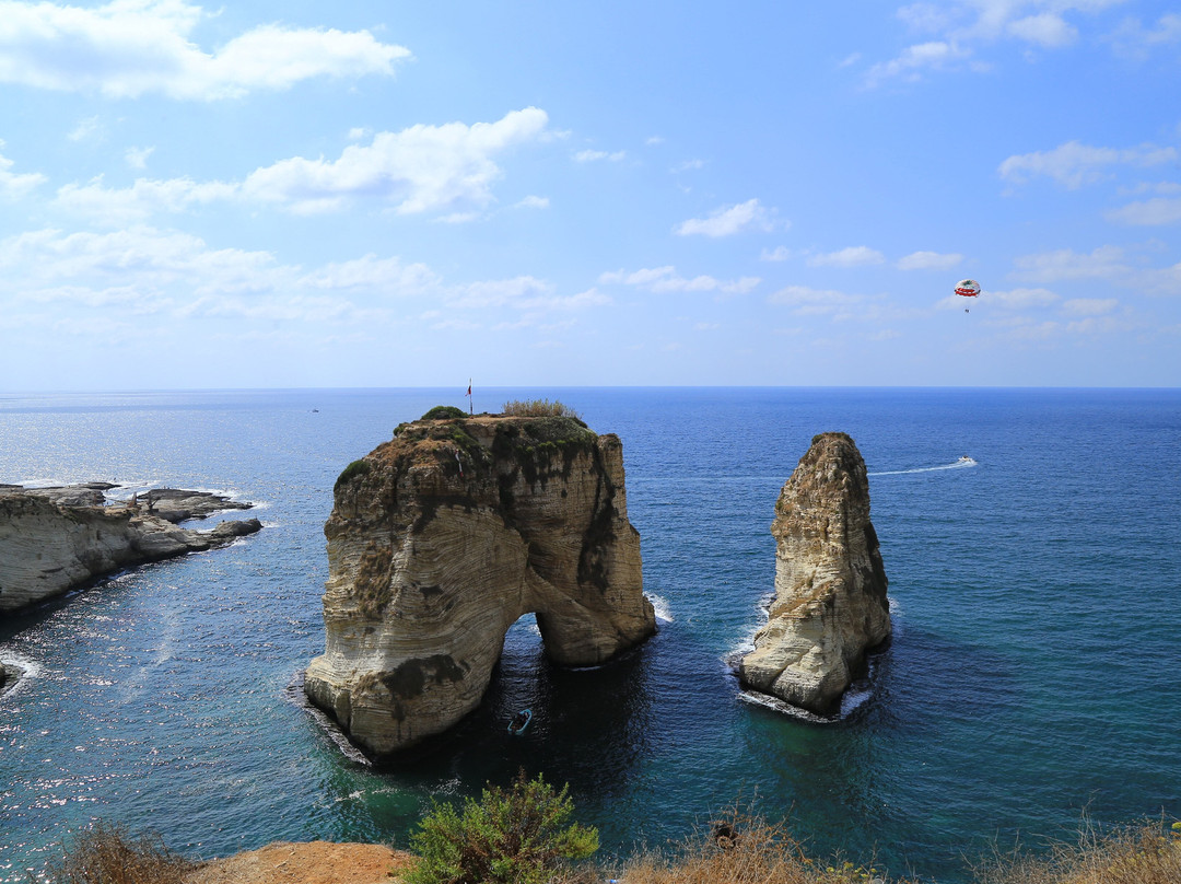 Pigeon Rocks in Raouche-贝鲁特必去景点