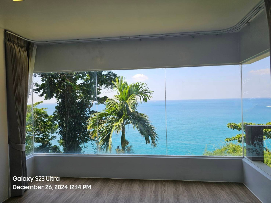 Anona Sunset Boutique