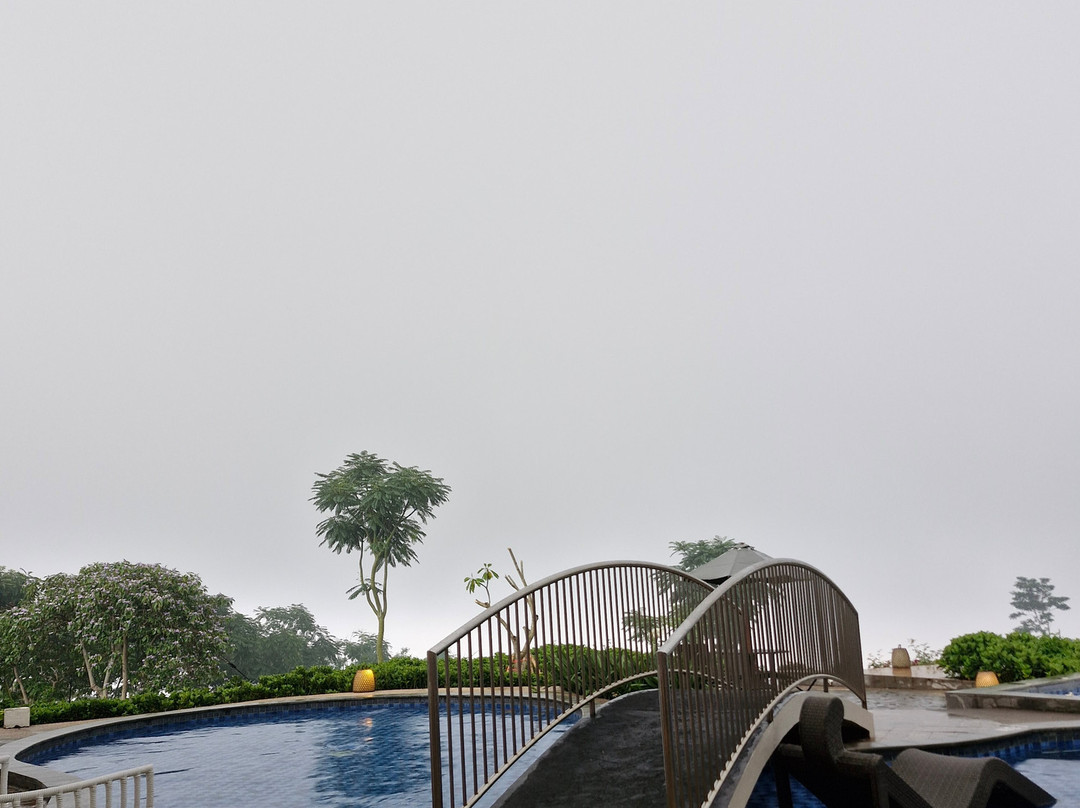 Amartahills Hotel and Resort主图