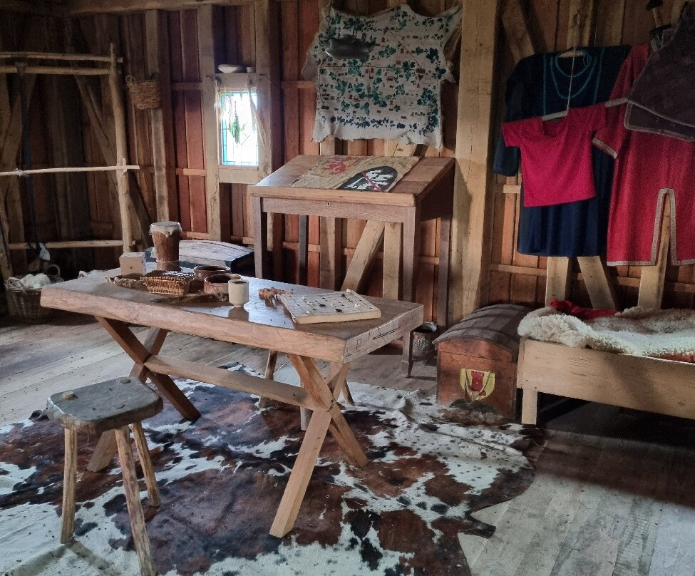 La Tour Roland-Lassigny必去景点