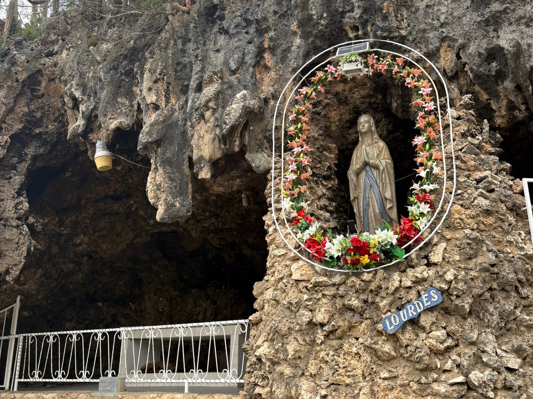 Lourdes Grotto-萨瓦内塔必去景点