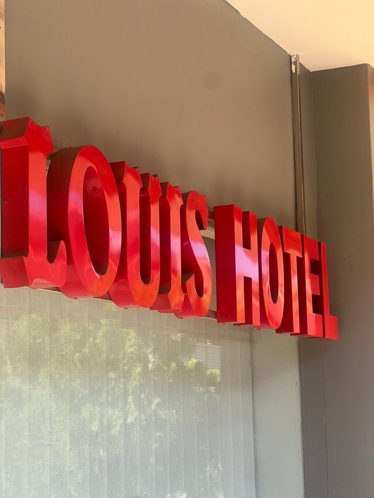 Louis Hotel-官方