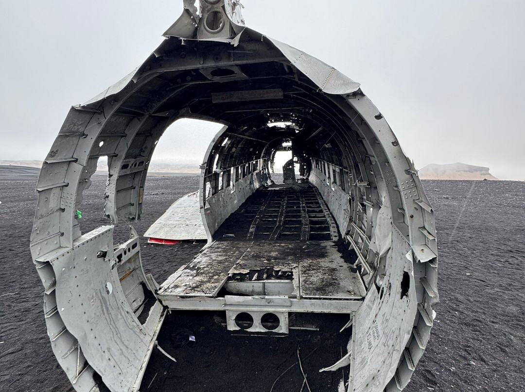 DC-3 Airplane wreck - Eyvindarholt-霍尔斯沃德吕尔镇必去景点